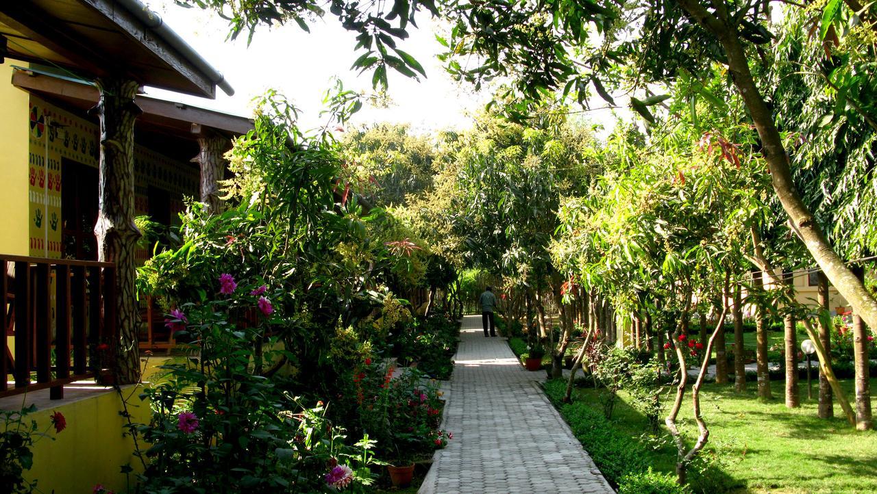 Rhino Land Jungle Lodge Саураха Экстерьер фото