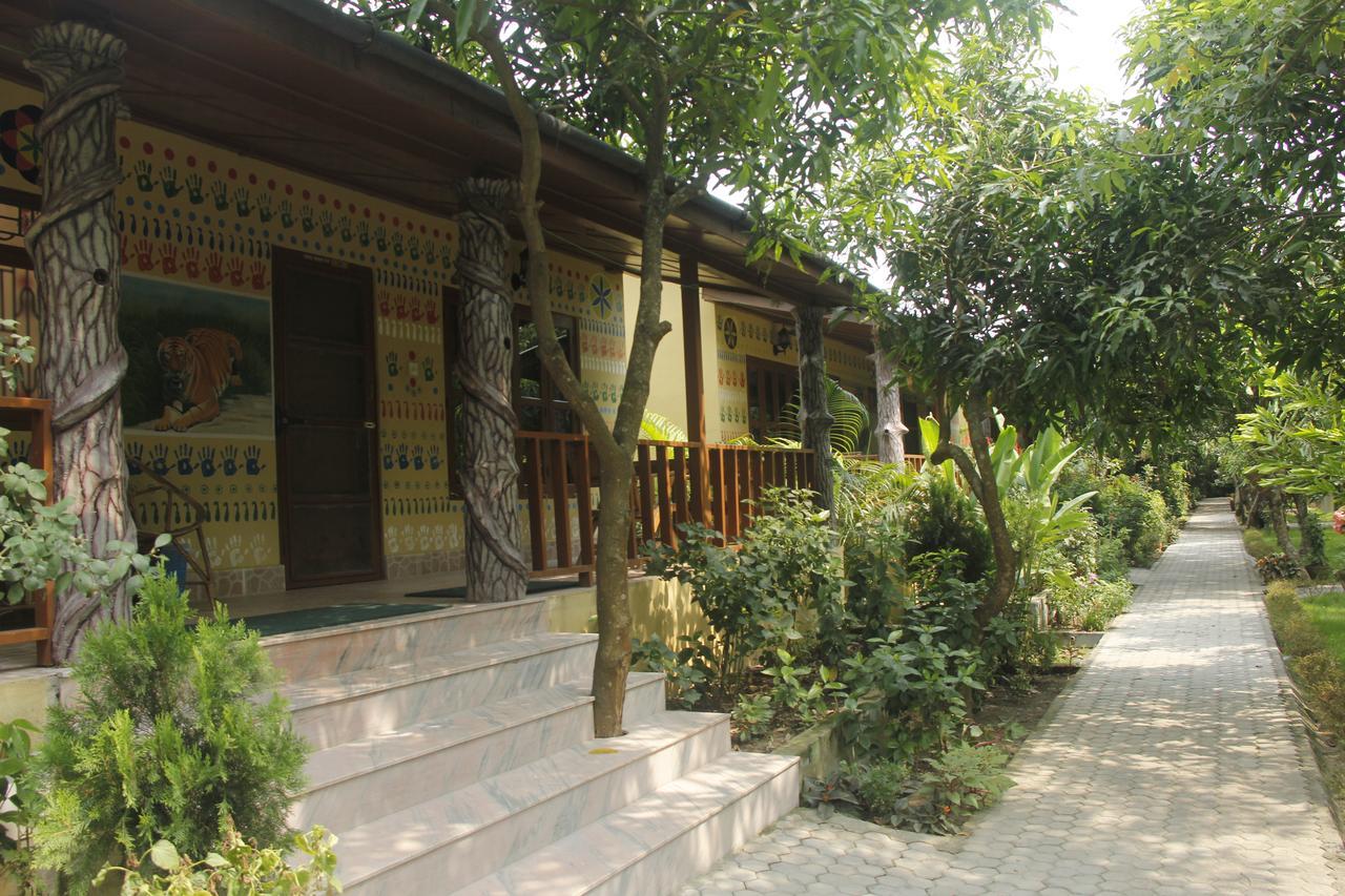 Rhino Land Jungle Lodge Саураха Экстерьер фото